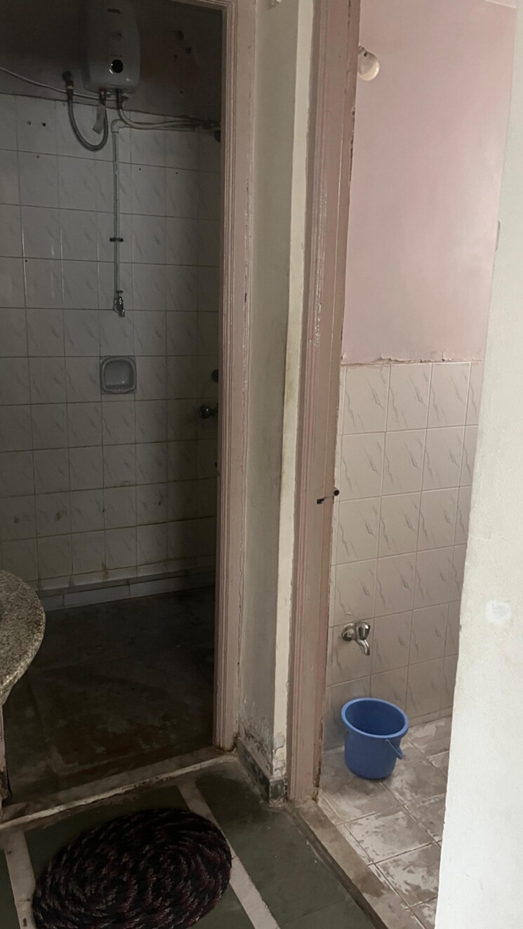 Bathroom, aranyeshwar-park 2 Bedroom 950 Sq.Ft. Apartment In Parvati Paytha Pune 7601570