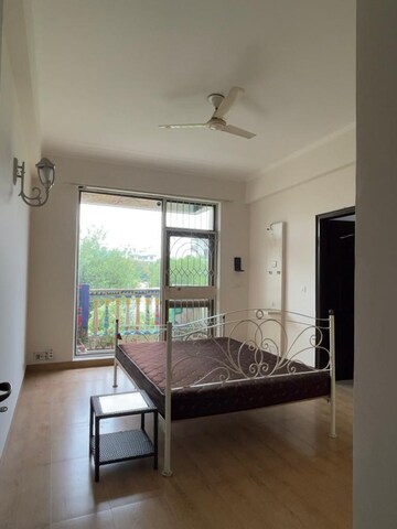 Bedroom in 3 BHK Builder Floor at Palam Vihar – for Sale