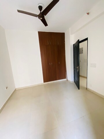 Room in 3 BHK Apartment at Aims Golf Avenue II, Sector 75 – for Sale