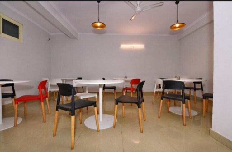 Room, sector 27 Pg For Boys & Girls In Sector 27 7601992