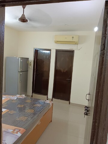 Room in 1 BHK Builder Floor at Lajpat Nagar – for Rent