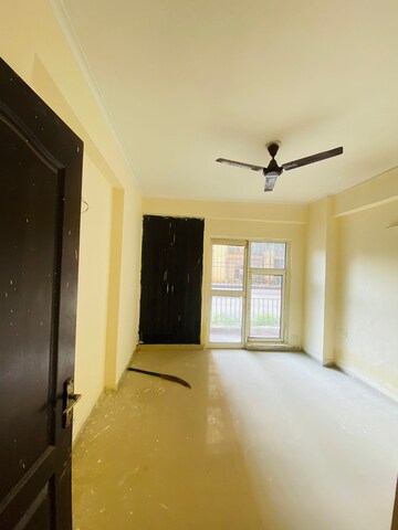Room in 3 BHK Apartment at Aims Golf Avenue II, Sector 75 – for Sale