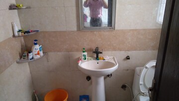 रेसिडेंशियल घर वर्ग फुट फॉर रेंट इन सेक्टर 52 नोएडा  7602214