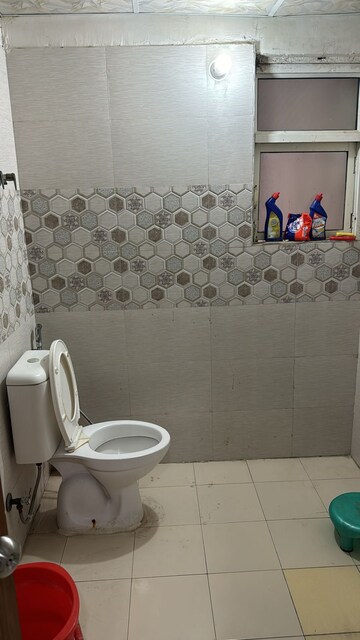 Bathroom in 3 BHK Apartment at Gardenia Gateway, Sector 75 – for Sale