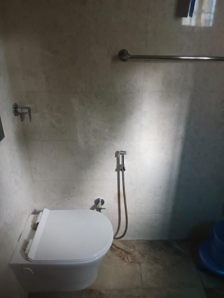 Bathroom, ip extension 3 Bedroom 1500 Sq.Ft. Apartment In Ip Extension Delhi 7602477