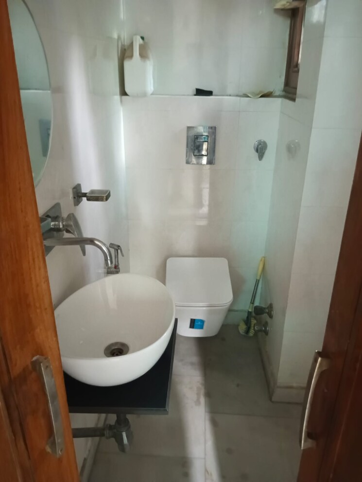 Bathroom, ip extension 3 Bedroom 1500 Sq.Ft. Apartment In Ip Extension Delhi 7602477