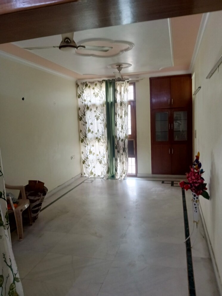 Room, ip extension 3 Bedroom 1500 Sq.Ft. Apartment In Ip Extension Delhi 7602477