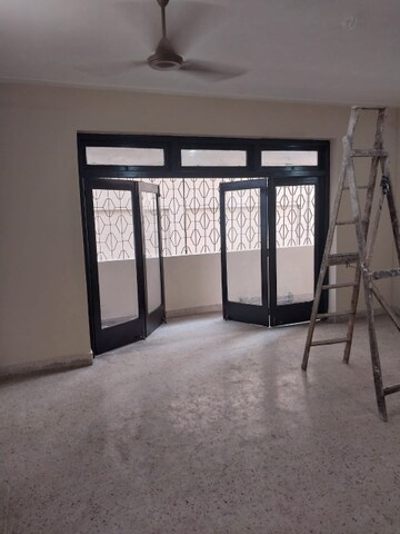 2 BHK Apartment For Sale in Colaba