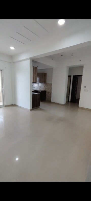 Room in 3 BHK Apartment at Samridhi Grand Avenue, Tech Zone 4 Greater Noida – for Sale