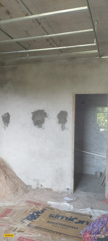 Room in 2 BHK Independent House at Kisan Path – for Sale