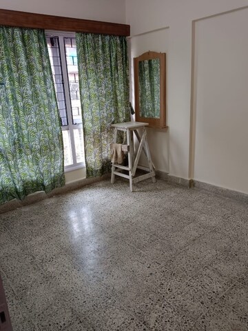 Room in 1 BHK Apartment at Swiss Palace, Andheri West – for Sale