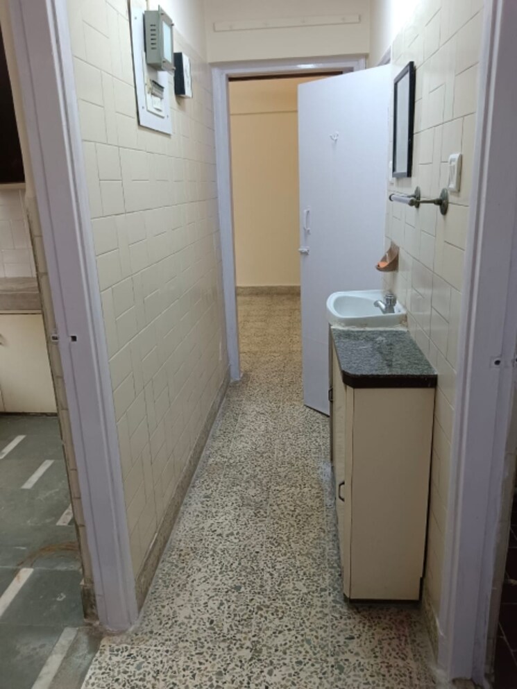 Bathroom, swiss-palace 1 Bedroom 450 Sq.Ft. Apartment In Andheri West Mumbai 7603647