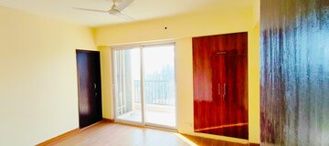 Room in 3.5 BHK Apartment at La Residentia, Tech Zone 4 Greater Noida – for Sale