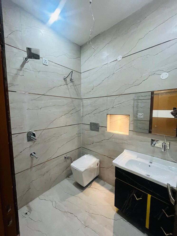 Bathroom, sector 123 3 Bedroom 1350 Sq.Ft. Builder Floor In Sector 123 Mohali 7603731