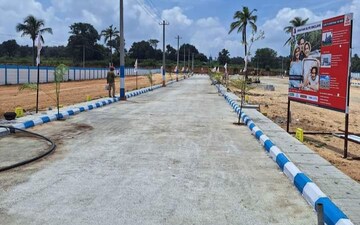 Plot For Sale in Tavarekere