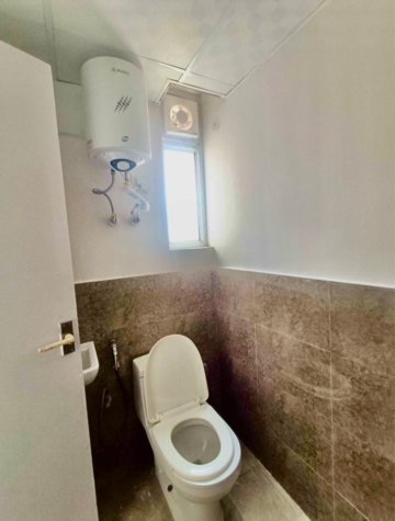 Bathroom in 2 BHK Apartment at Suncity Avenue 76, Sector 76 – for Sale
