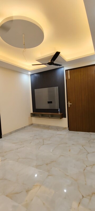 Room in 3 BHK Builder Floor at Chattarpur – for Sale