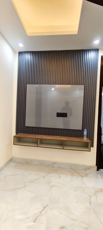 Furnished Amenities in 3 BHK Builder Floor at Chattarpur – for Sale