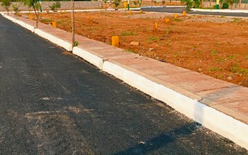 Plot For Sale in Tavarekere