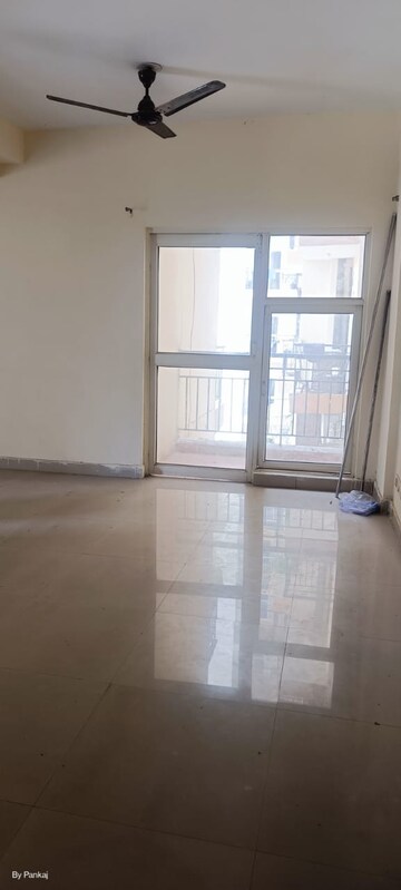 Room in 3 BHK Apartment at Gardenia Golf City, Sector 75 – for Sale