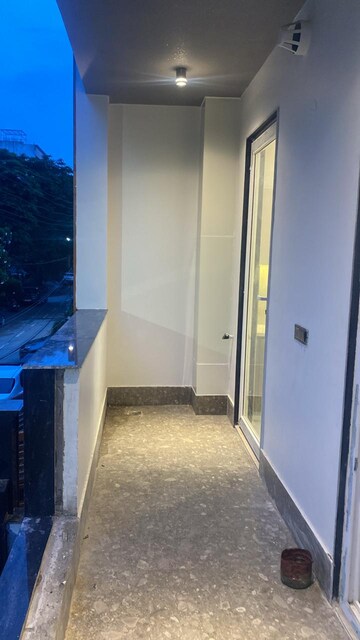 Building Lobby in 3 BHK Builder Floor at South City Arcade, Sector 41 – for Sale