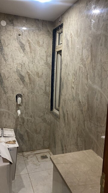 Bathroom in 3 BHK Builder Floor at South City Arcade, Sector 41 – for Sale