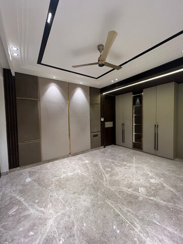 Room in 3.5 BHK Apartment at Whiteland The Aspen, Sector 76 – for Sale