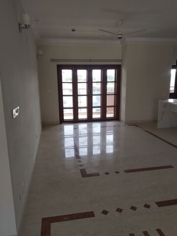 Room in 3 BHK Apartment at Hm Grandeur, Frazer Town – for Rent