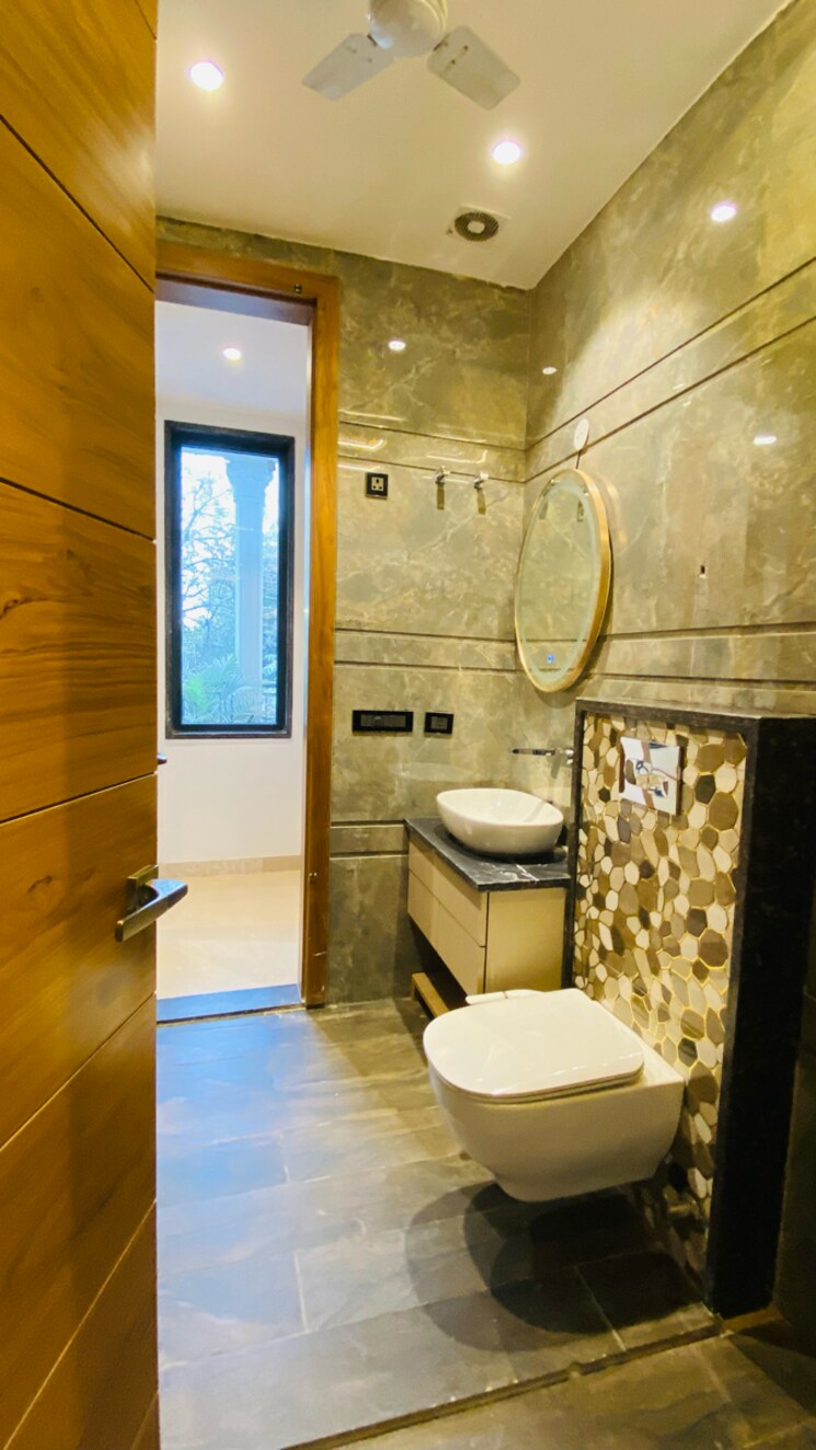 Bathroom, ansal-api-esencia 3 Bedroom 232 Sq.Yd. Builder Floor In Sector 67 Gurgaon 7605217