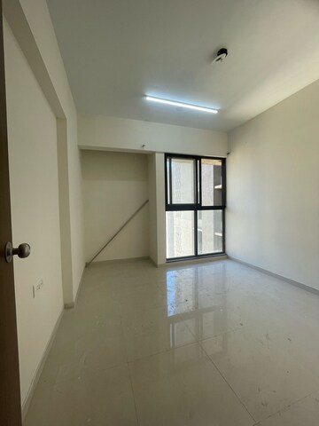 2 BHK Apartment For Sale in Lodha Casa Maxima, Mira Road East