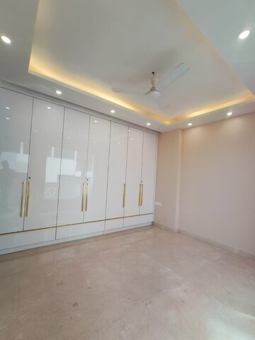 Bedroom in 3 BHK Builder Floor at Unitech South City 1, South City 1 – for Sale