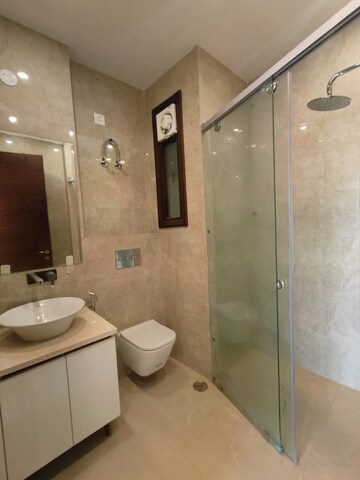 Bathroom in 3 BHK Builder Floor at Unitech South City 1, South City 1 – for Sale