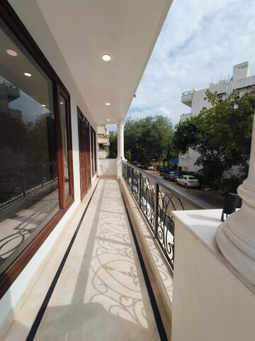 Balcony in 3 BHK Builder Floor at Unitech South City 1, South City 1 – for Sale