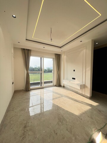 Room in 3 BHK Builder Floor at Anant Raj The Estate Residences, Sector 63a – for Sale
