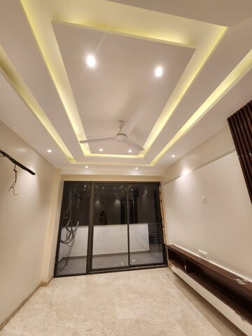Room in 3.5 BHK Apartment at Puri Diplomatic Residences, Sector 111 – for Sale