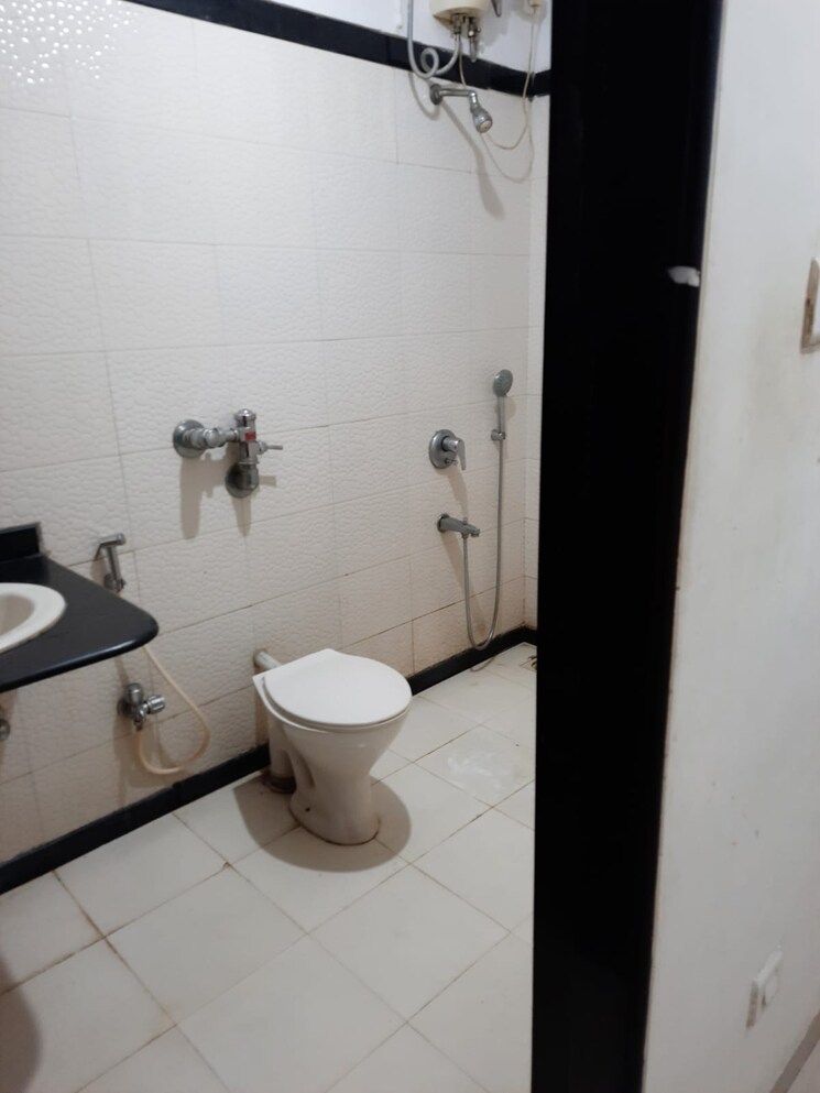 Bathroom, bima-nagar-chs 1 Bedroom 515 Sq.Ft. Apartment In Andheri East Mumbai 7605984
