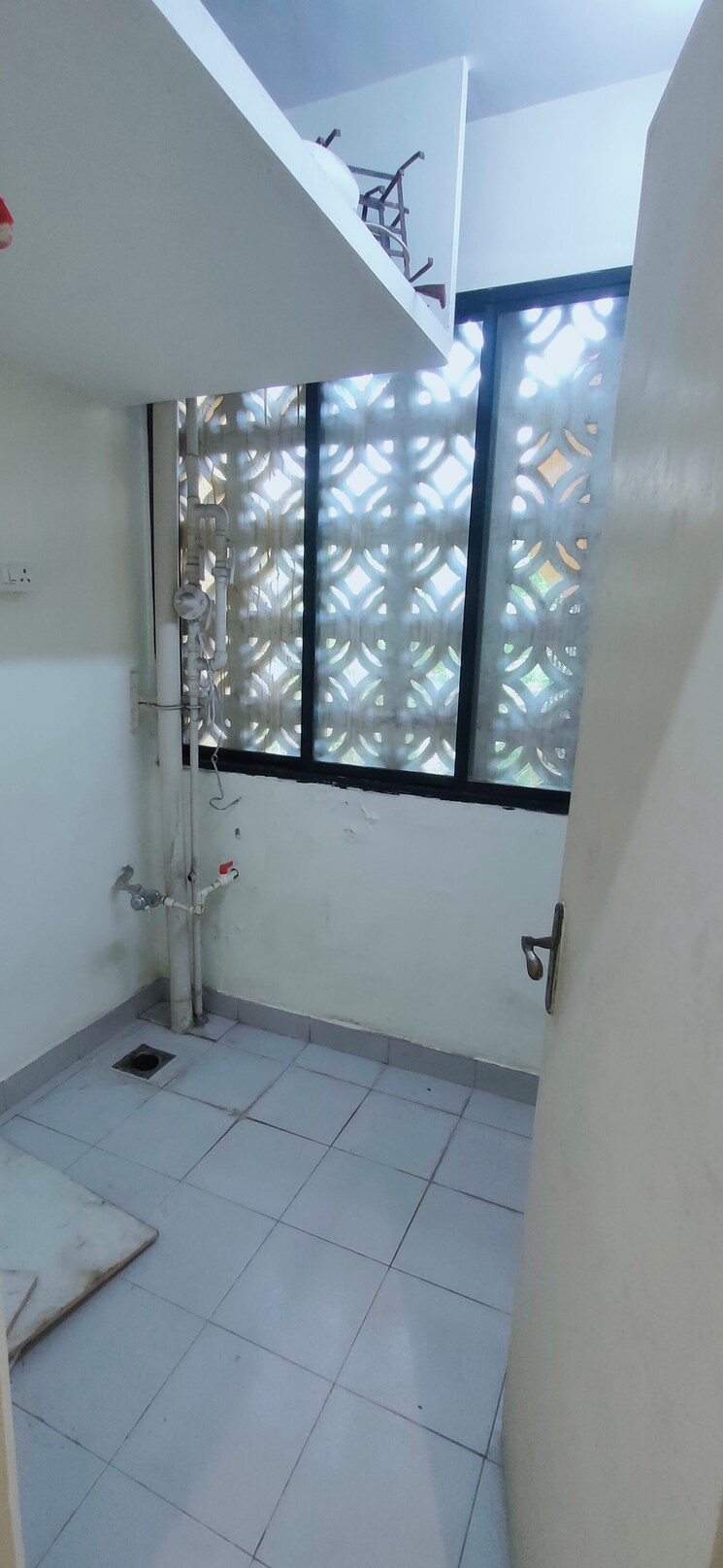 Bathroom, tata-glendale 3 Bedroom 1300 Sq.Ft. Apartment In Vasant Vihar Thane 7606093