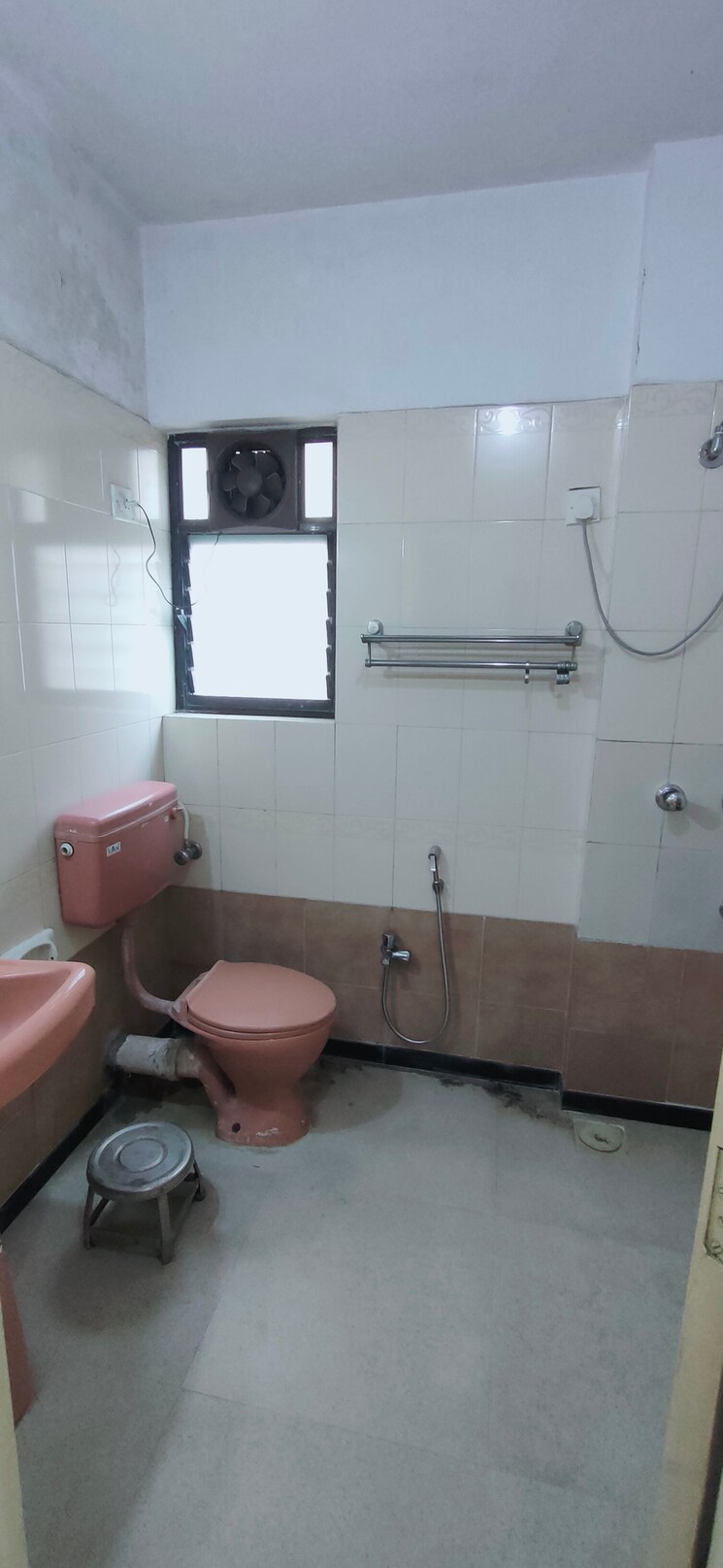 Bathroom, tata-glendale 3 Bedroom 1300 Sq.Ft. Apartment In Vasant Vihar Thane 7606093
