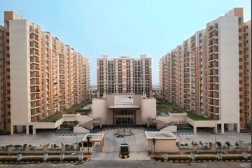 2 BHK Apartment For Resale in Klj Platinum Heights Sector 77 Faridabad  7606138