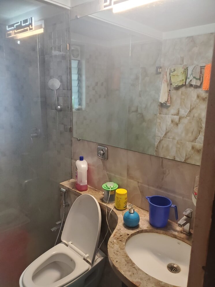 Bathroom, sai-crystal 3 Bedroom 1500 Sq.Ft. Apartment In Kharghar Navi Mumbai 7606117