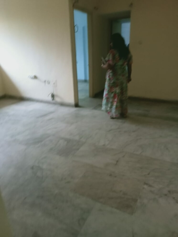 Room, saket-complex 2 Bedroom 650 Sq.Ft. Apartment In Kalwa Thane 7606385