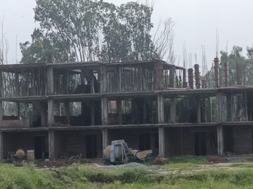 4 BHK Villa – Exterior View View at Noida Central - for Sale