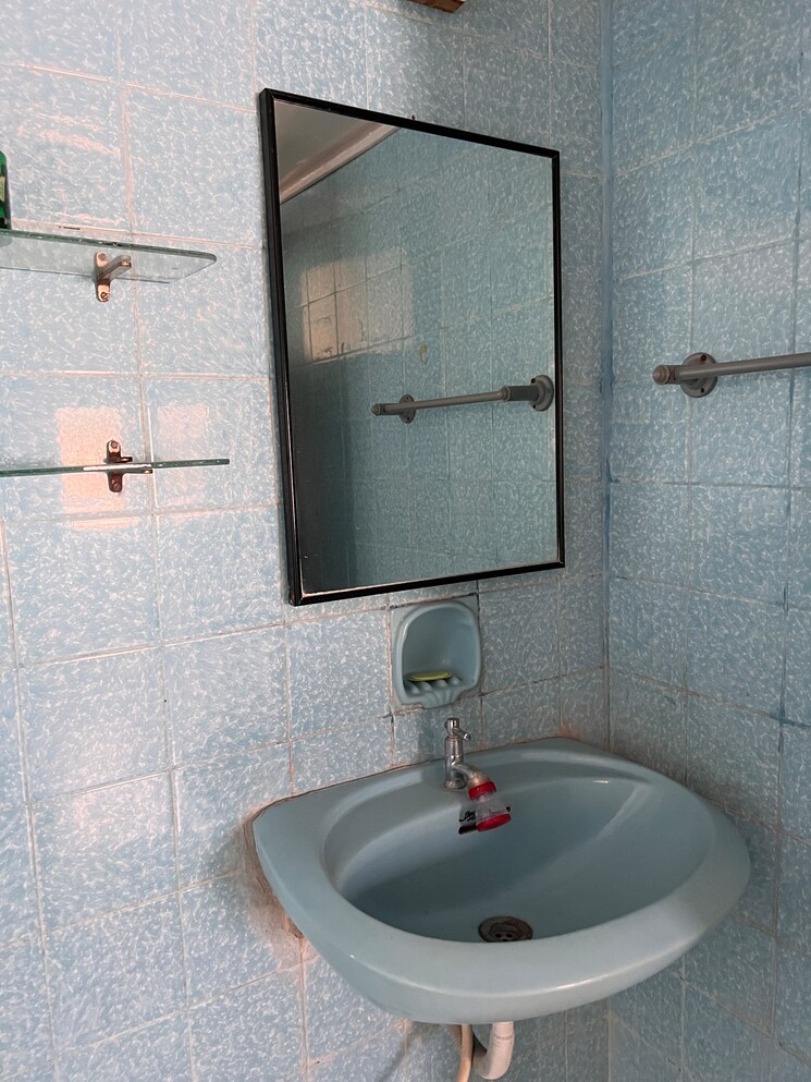 Bathroom, mira-society 2 Bedroom 950 Sq.Ft. Apartment In Swargate Pune 7606700
