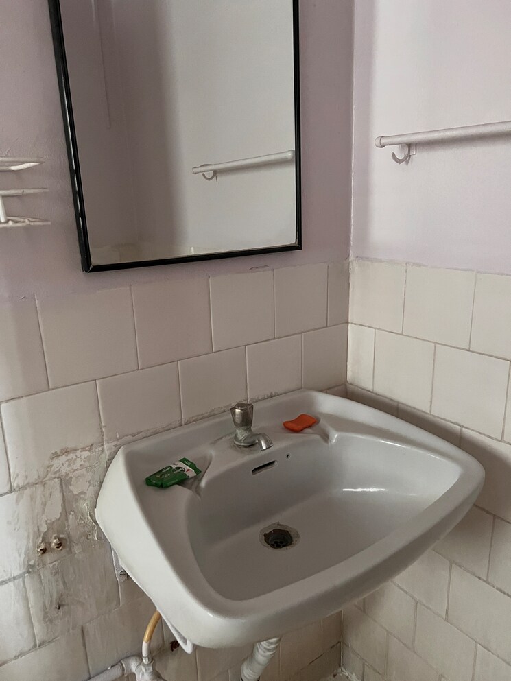 Bathroom, mira-society 2 Bedroom 950 Sq.Ft. Apartment In Swargate Pune 7606700