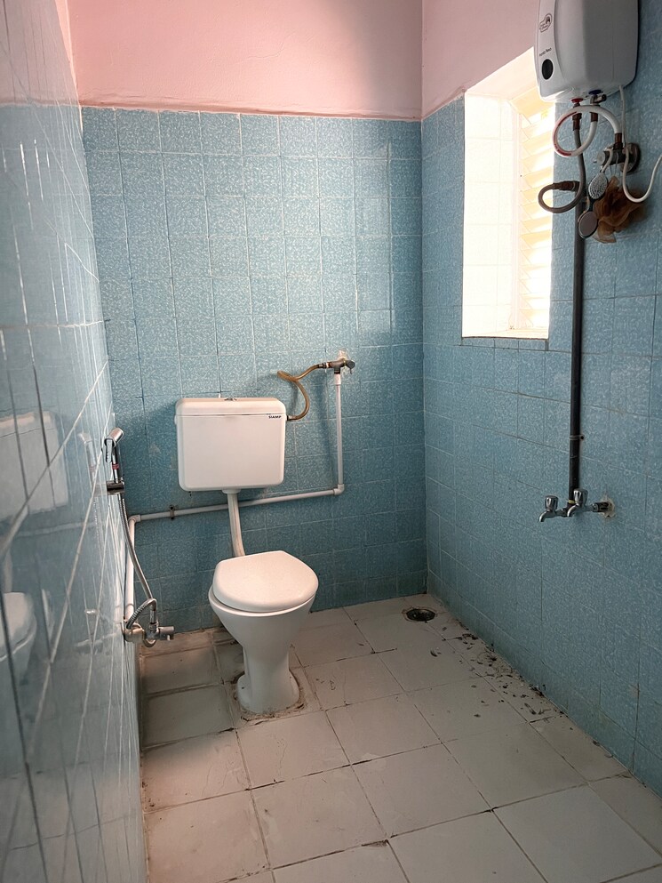 Bathroom, mira-society 2 Bedroom 950 Sq.Ft. Apartment In Swargate Pune 7606700