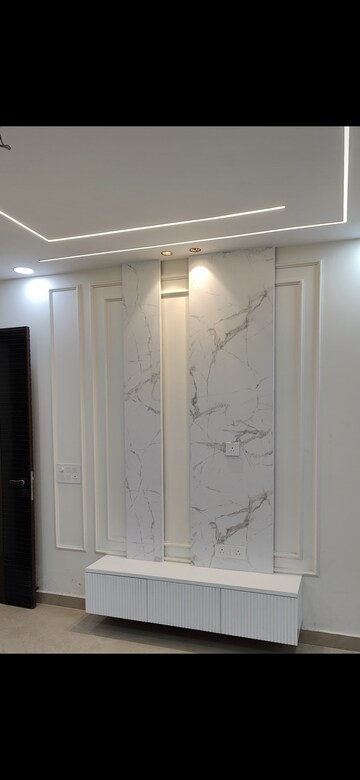 Building Lobby in 3.5 BHK Builder Floor at Sector 15 – for Sale