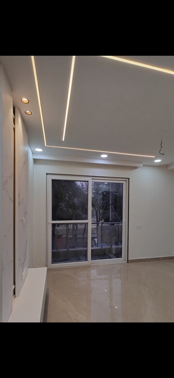 Room in 3.5 BHK Builder Floor at Sector 15 – for Sale
