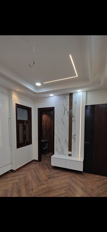 Building Lobby in 3.5 BHK Builder Floor at Sector 15 – for Sale