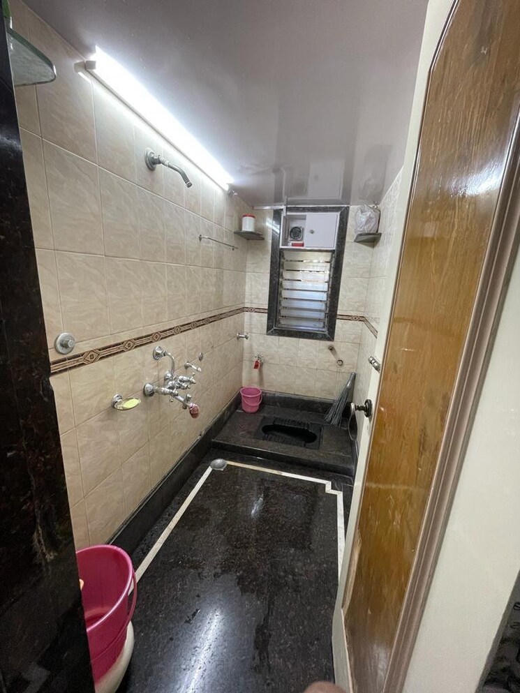 Bathroom, dadar-manish-market 2 Bedroom 1038 Sq.Ft. Builder Floor In Dadar West Mumbai 7606928