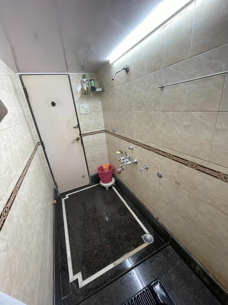 Bathroom, dadar-manish-market 2 Bedroom 1038 Sq.Ft. Builder Floor In Dadar West Mumbai 7606928